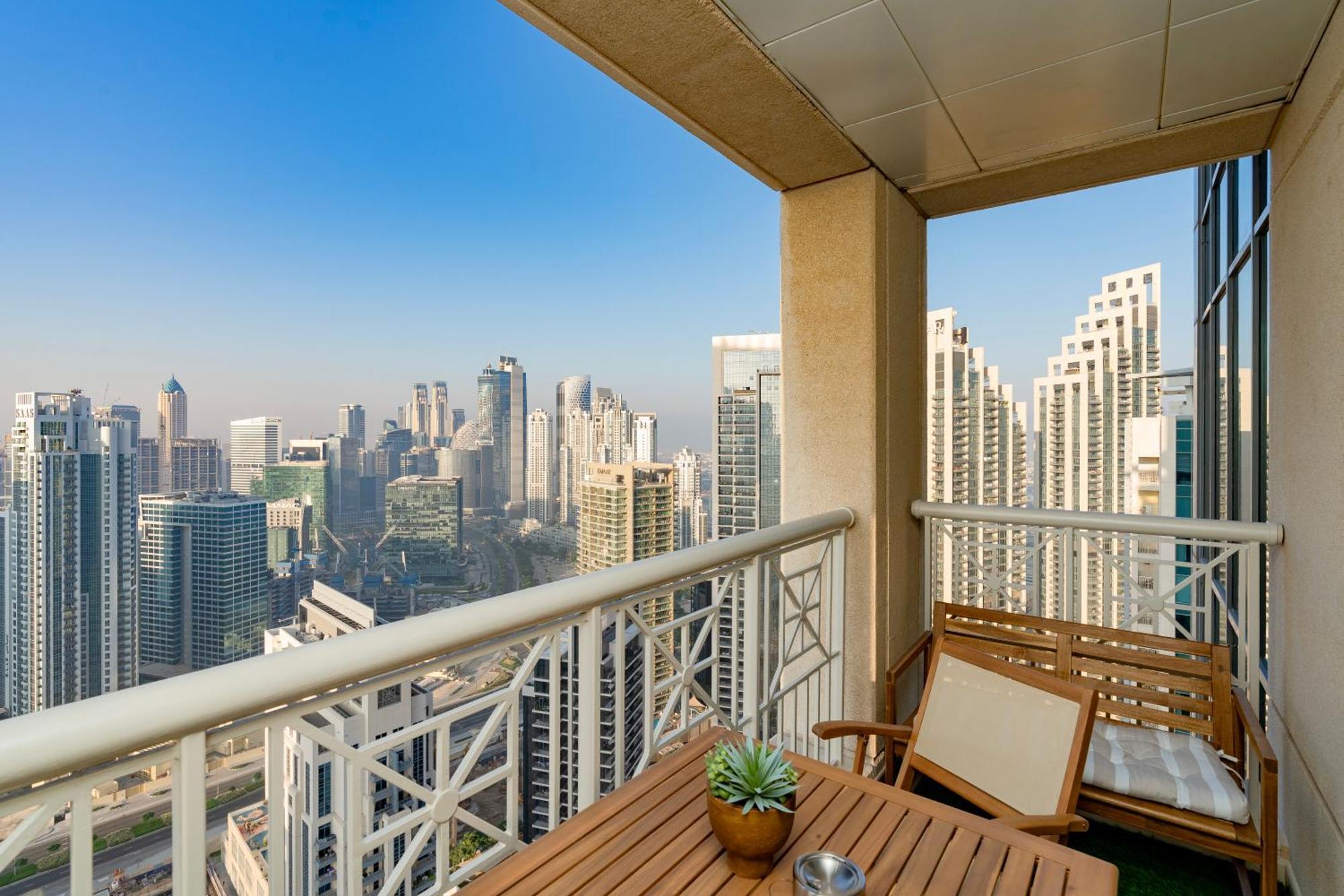 Luxury High Floor 1br With Full Burj Khalifa View By Dubai